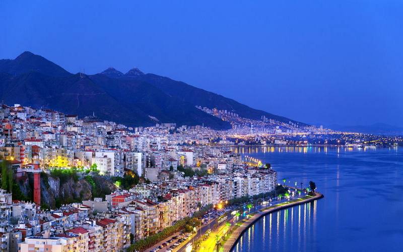 通过选择合适的线路和私有云方案，确保敏感数据的安全性